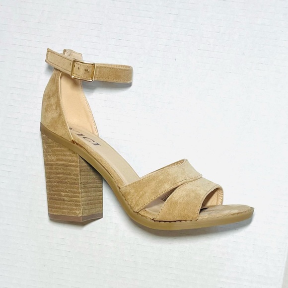 Retro Y2K Style Chunky Platform Block Heels - Picture 2 of 12